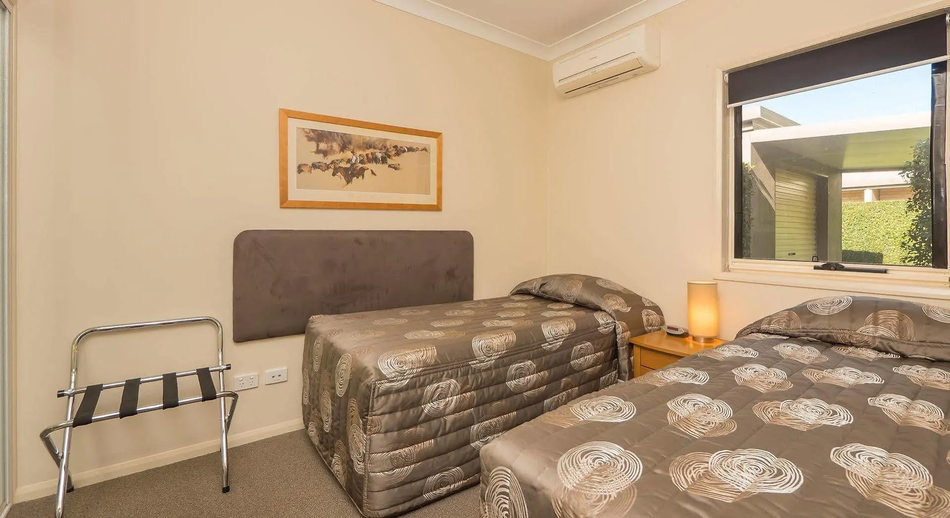 Aparthotel Emerald Inn By Travellers